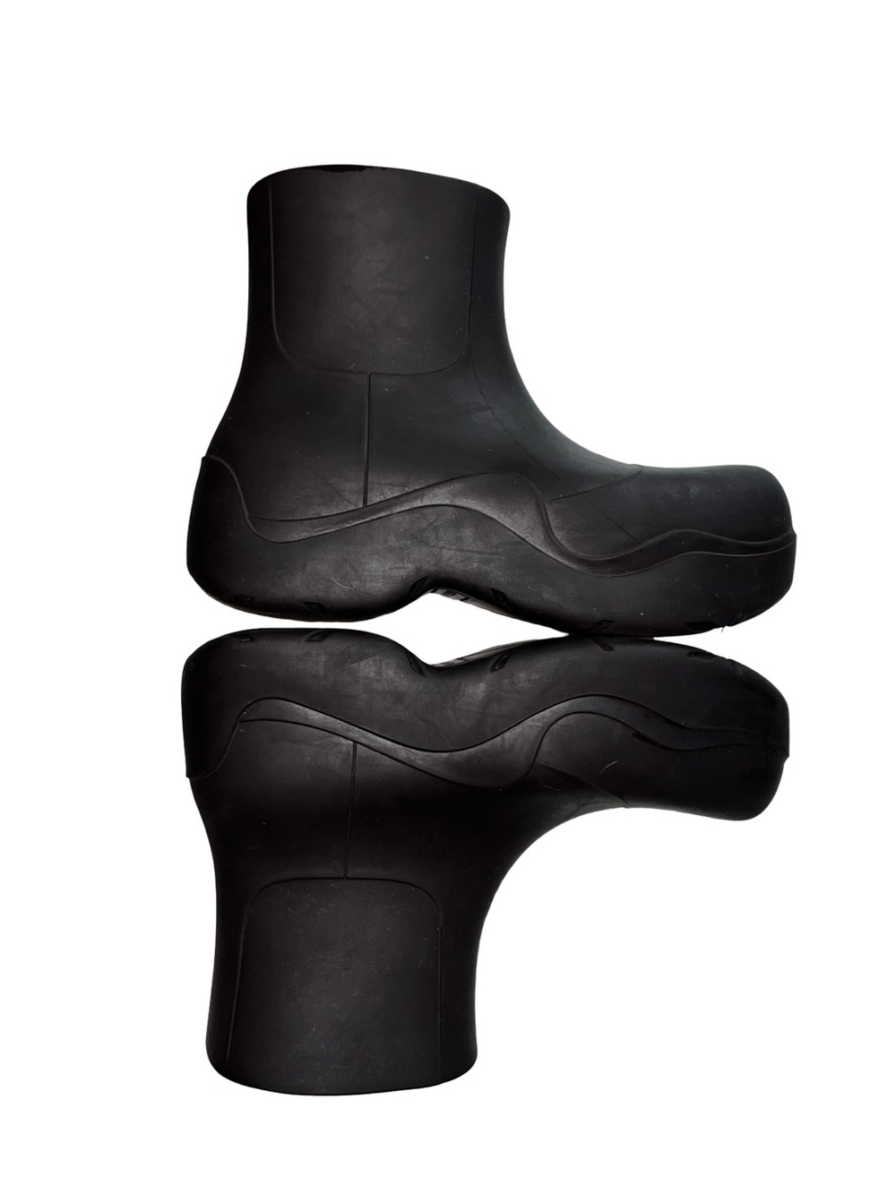 Authentic Bottega Veneta Puddle Boots in Fondant – Like New